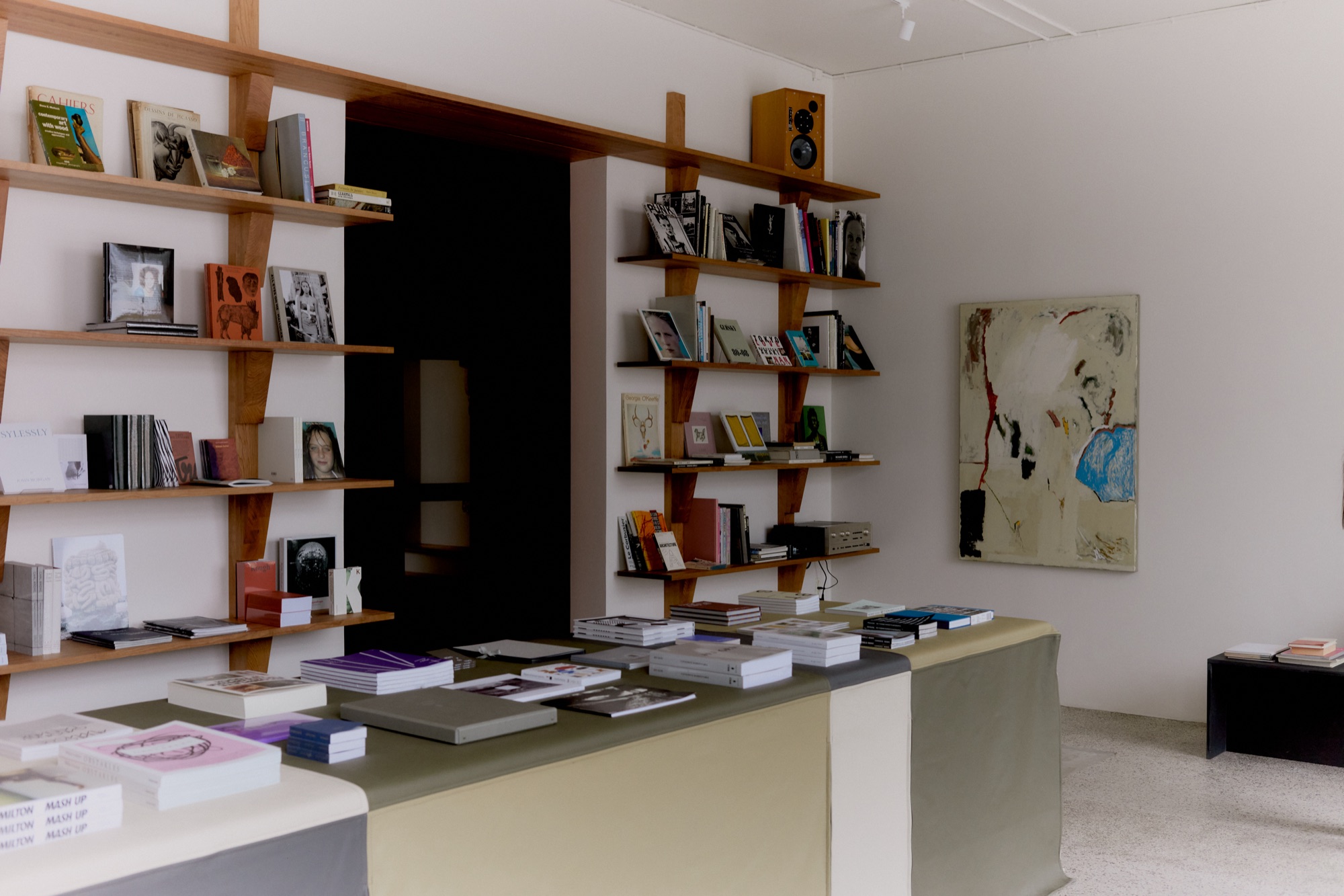 July — Cabinet of recent arrivals — Simone