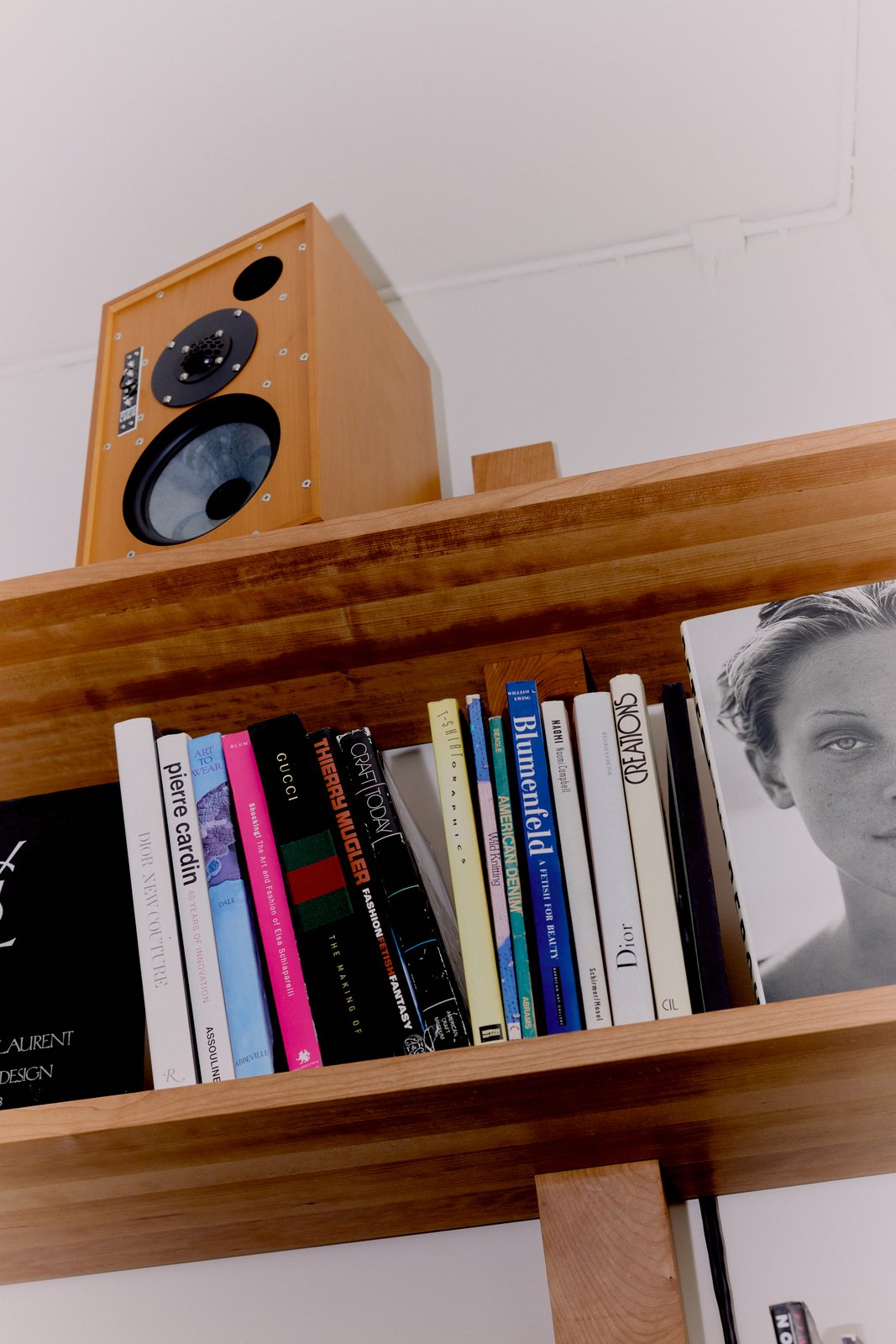 Cherry shelving by Derya Arpaç, detail. Photo Staffan Sundström